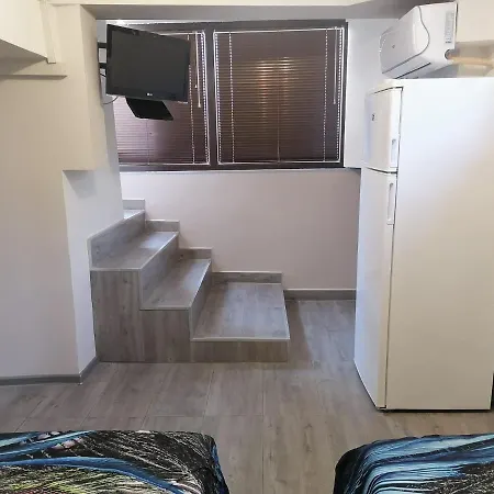 апартамемт 3 места с кухня с дворче Apartament *