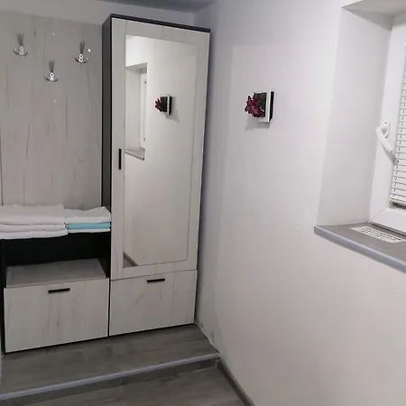 Appartement апартамемт 3 места с кухня с дворче *