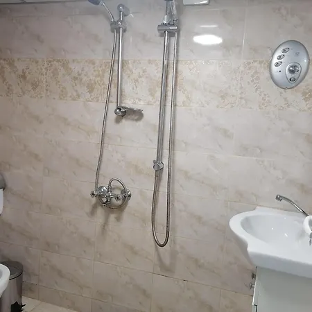 апартамемт 3 места с кухня с дворче * Vratsa