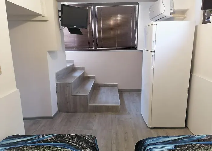 апартамемт 3 места с кухня с дворче Apartament *